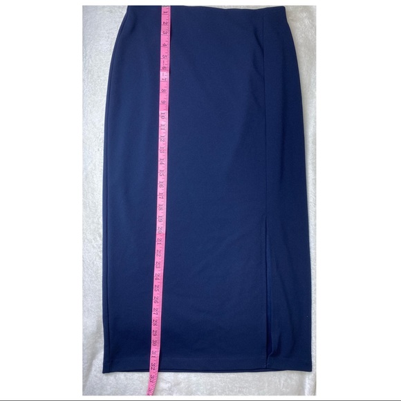 long skirt - Picture 2 of 4